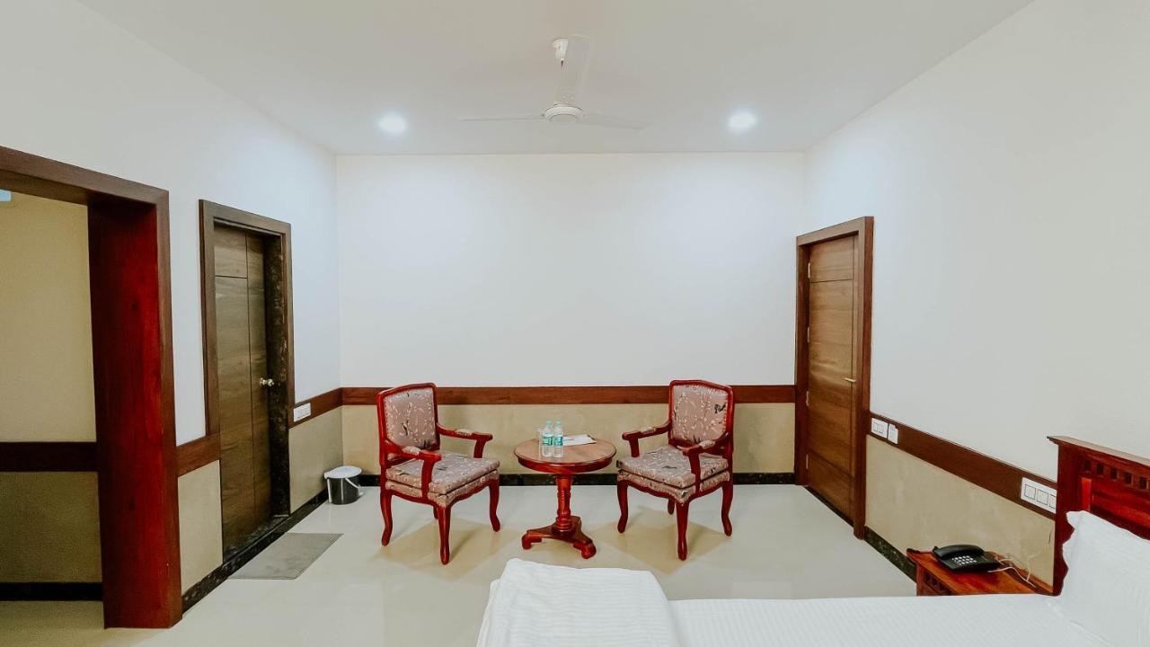Hotel Tirth By Sonu'S Ujjain Εξωτερικό φωτογραφία
