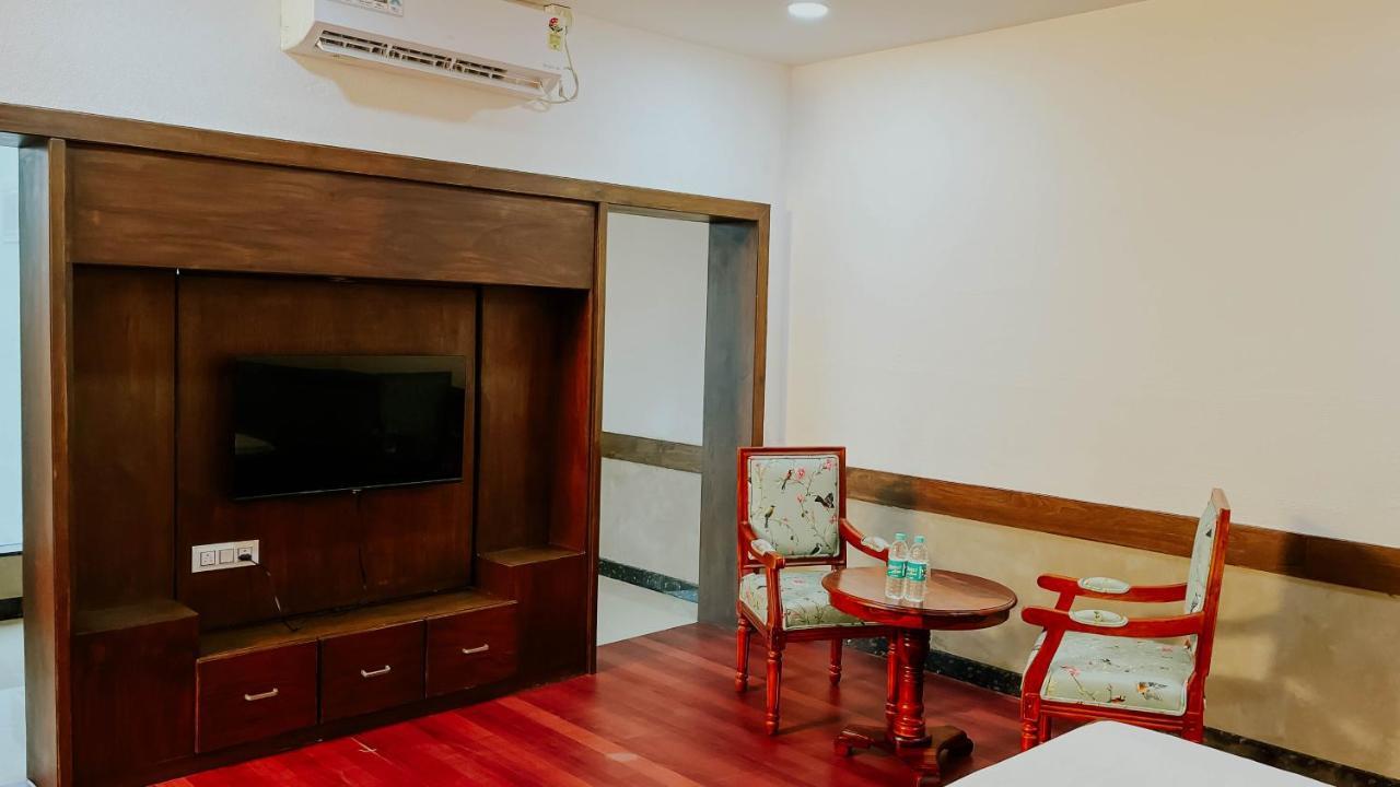 Hotel Tirth By Sonu'S Ujjain Εξωτερικό φωτογραφία