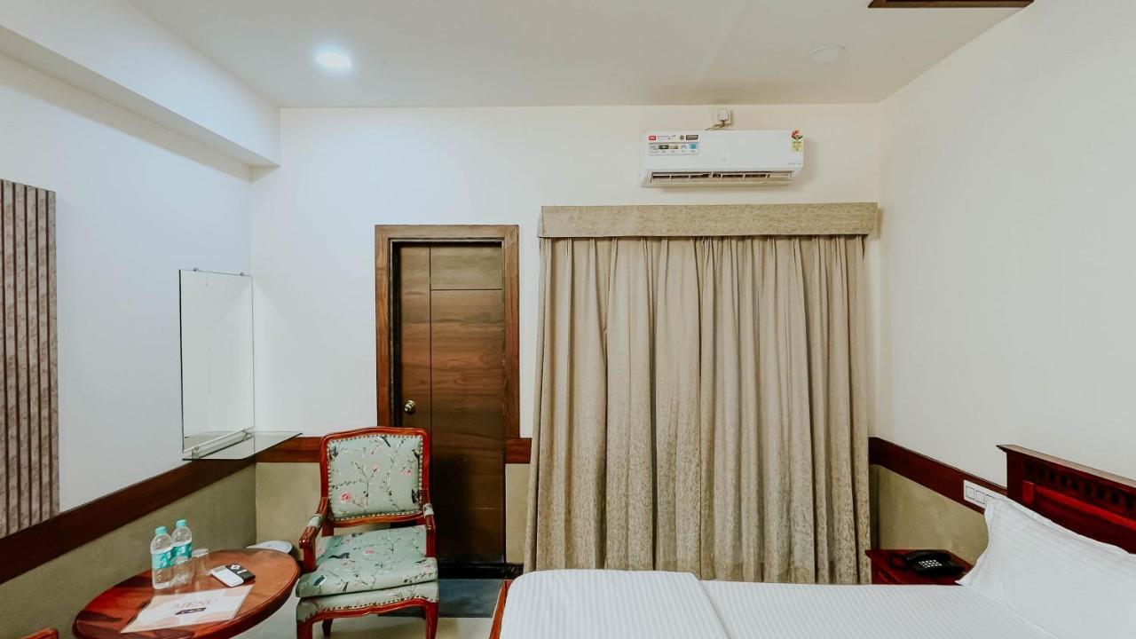 Hotel Tirth By Sonu'S Ujjain Εξωτερικό φωτογραφία