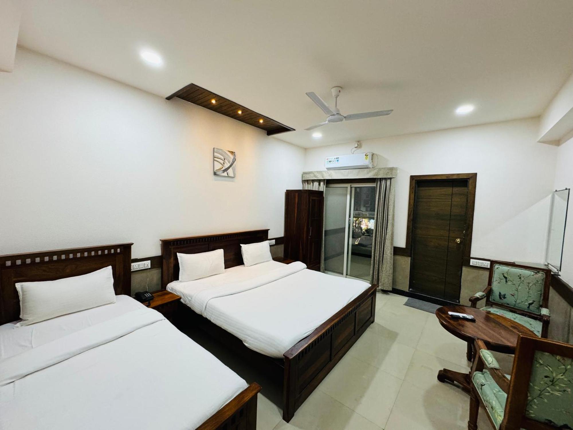 Hotel Tirth By Sonu'S Ujjain Εξωτερικό φωτογραφία