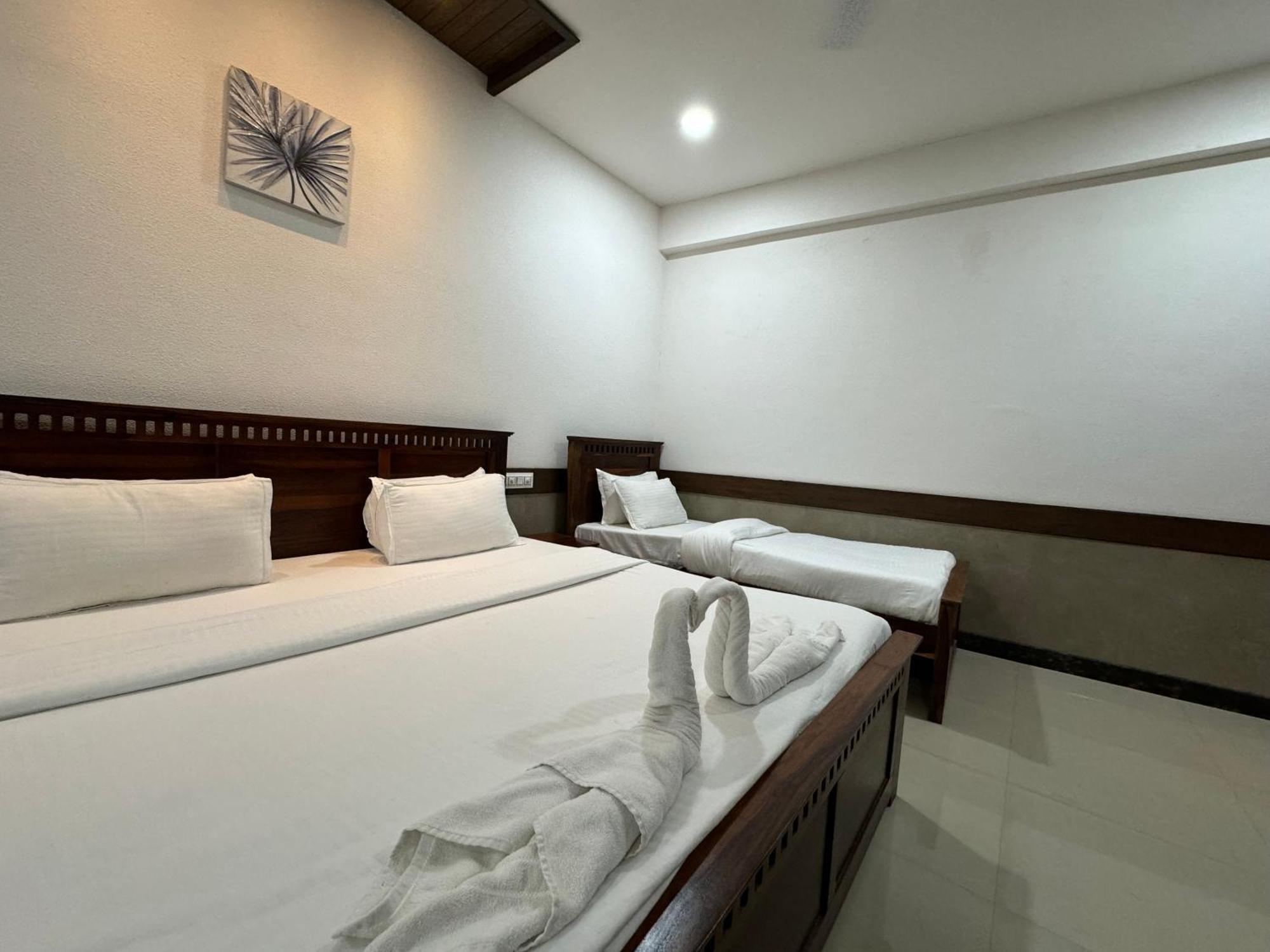 Hotel Tirth By Sonu'S Ujjain Δωμάτιο φωτογραφία